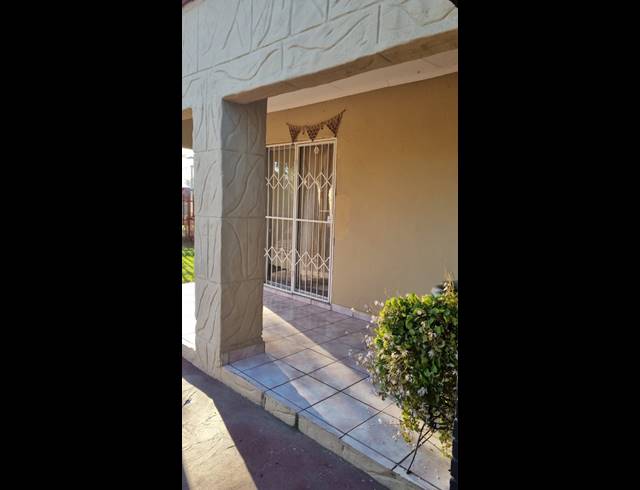 3 BEDROOM HOUSE FOR SALE IN FERNWOOD